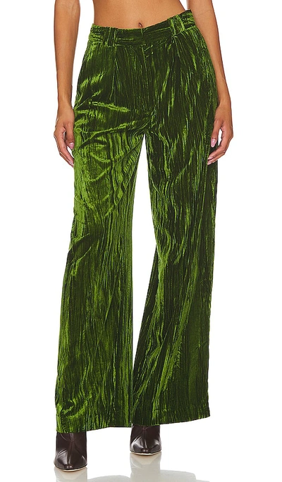 Nbd Crinkled Velvet Pleated Trousers In Juniper Green