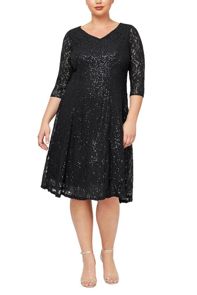 Slny Lace V-neck Dress In Black