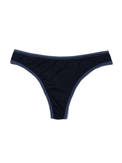 Hanky Panky Movecalm™ Natural Rise Thong In Black