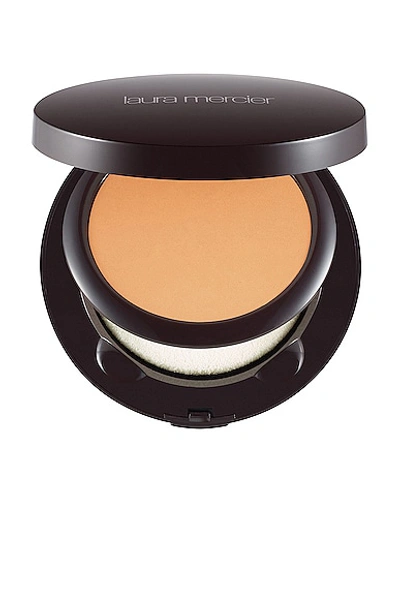 Laura Mercier Smooth Finish Foundation Powder – 模特尺码为特小号/小号 In 7