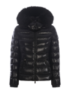 Moncler Doudoune Courte À Capuche En Matière Synthétique Badyf In Nero