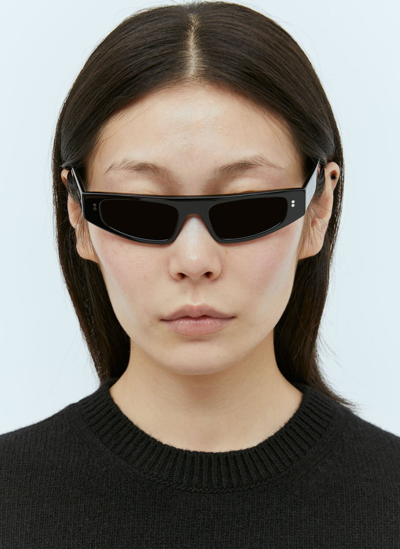 Gucci Cat-eye Frame Sunglasses In Black