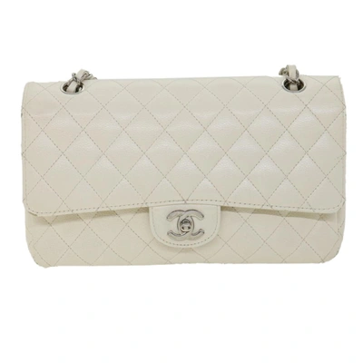 Pre-owned Chanel Timeless Leather Shoulder Bag () In White