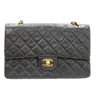 Pre-owned Chanel Matelassé Leather Shoulder Bag () In Black