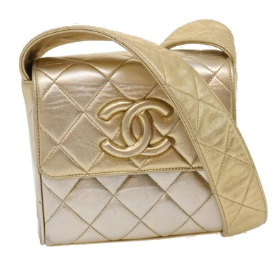 Pre-owned Chanel Leather Shoulder Bag () In Gold
