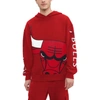 TOMMY JEANS TOMMY JEANS RED CHICAGO BULLS KENNY PULLOVER HOODIE