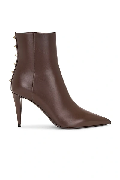 Valentino Garavani Rockstud Bootie In Cacao