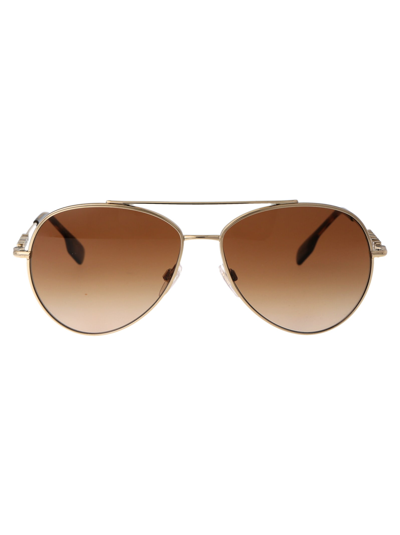 Burberry Eyewear Logo-plaque Pilot-frame Sunglasses In Gold