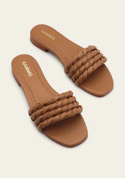 Kaanas Corcovado Twisted Strap Slide In Caramel In Brown