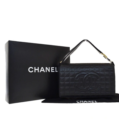 Pre-owned Chanel Chocolate Bar Leather Shoulder Bag () In Black