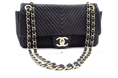 Pre-owned Chanel V-stich Leather Shoulder Bag () In Black