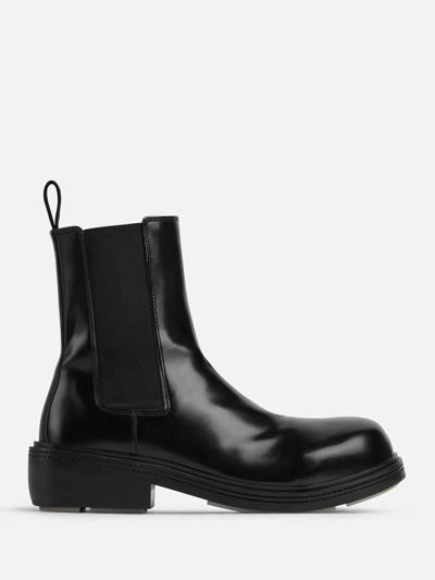 Bottega Veneta Fireman Glossed-leather Chelsea Boots In Black