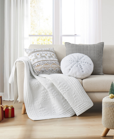 Levtex O Christmas Tree Reversible Quilted Throw, 50" X 60" In White
