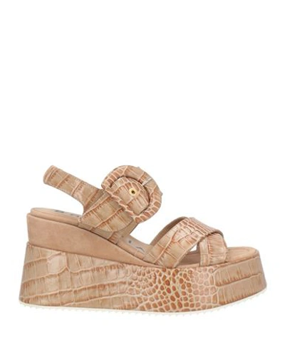 Bruglia Woman Sandals Camel Size 8.5 Soft Leather In Beige