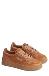 Autry Medalist Low Sneaker In Solid Tobacco