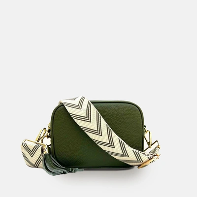 APATCHY LONDON OLIVE GREEN LEATHER CROSSBODY BAG WITH OLIVE GREEN ARROW STRAP