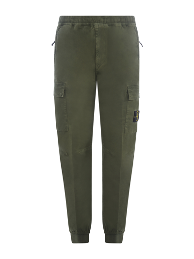 Stone Island Logo Patch Tapered Cargo Trousers In Verde Militare