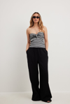 NA-KD STRUCTURED FLOWY ELASTIC WAIST PANTS BLACK