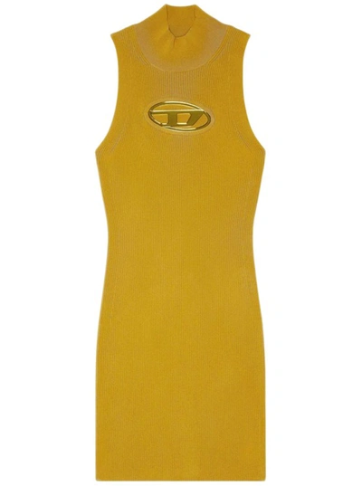 Diesel Logo-plaque Ribbed-knit Dress In Yellow