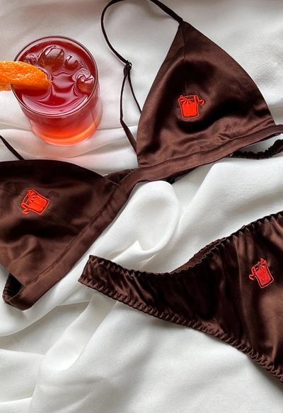 Fleur Du Mal Negroni Embroidered Luxe Thong In Cocoa