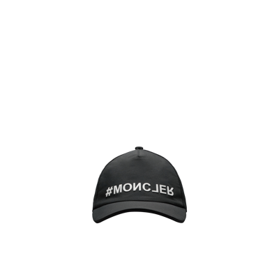 Moncler Casquette En Gore-tex In Black