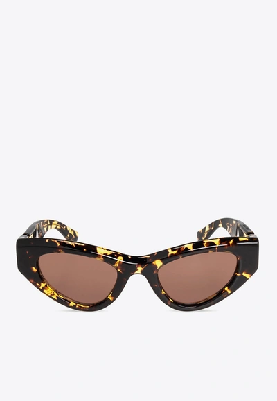 Bottega Veneta Angle Cat-eye Sunglasses In Black