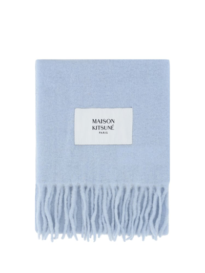 Maison Kitsuné Logo Patch Fringed Knit Scarf In Blue