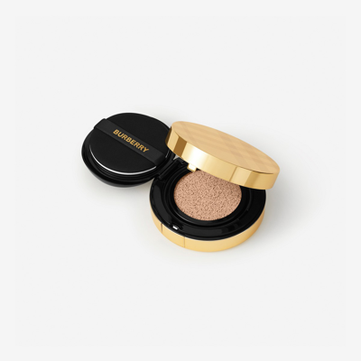 Burberry Matte Glow Cushion - 40 Light Cool In White