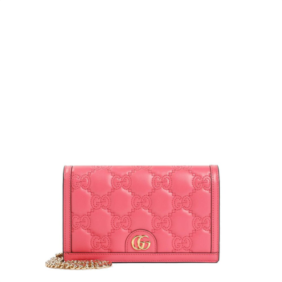 Gucci Logo Plaque Quilted Chain Wallet In Pink