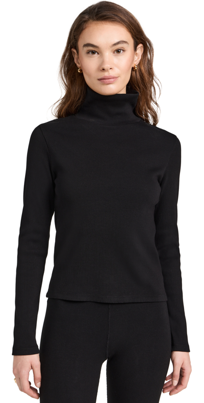 Donni Rib Turtleneck In Jet