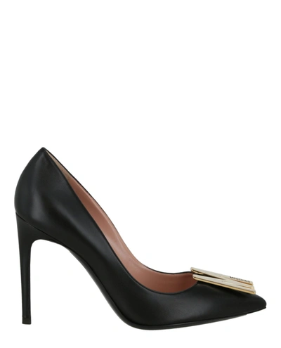 Moschino Gold-tone Logo Pointed Pump In Black