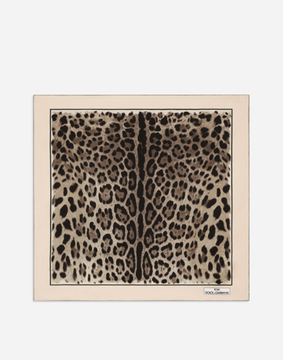 Dolce & Gabbana Seidenschal Mit Leoparden-print In Leo_bordo_nudo