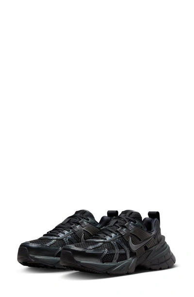 Nike V2k Running Shoe In Black/dk Smoke Grey/anthracite