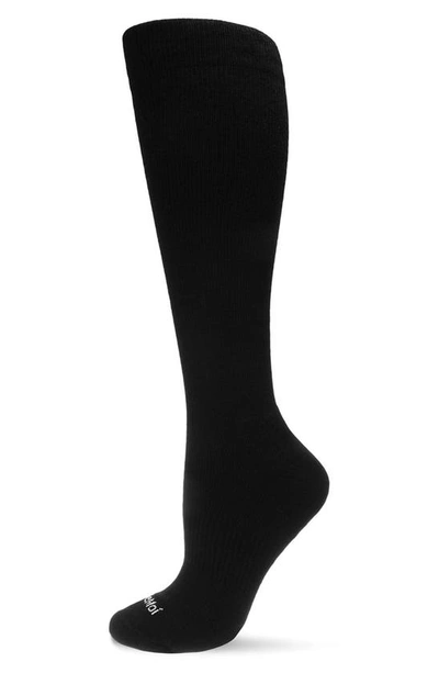 Memoi Men's Classic Athletic Cushion Sole Compression Knee Sock In Black