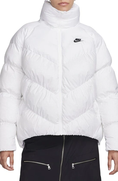 Nike Women's  Sportswear Windpuffer Therma-fit Loose Puffer Jacket In White