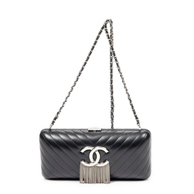 Pre-owned Chanel Chain Fringe Clutch In Black