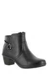 Easy Street Dawnta Side Zip Boot In Black/ Pleated