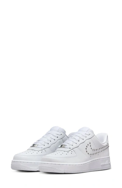 Nike Air Force 1 Trainer In White/ Chrome/ Silver