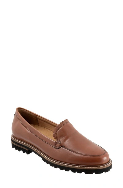 Trotters Fayth Loafer In Cognac/ Lug