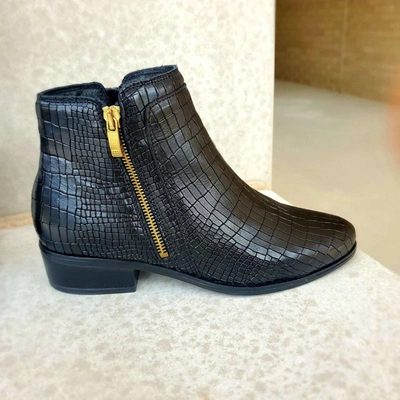 Eric Michael Pippa In Black Leather Croco