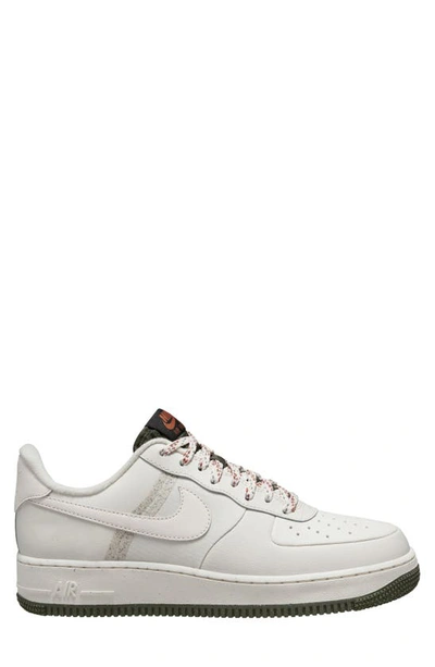 Nike Air Force 1 '07 Lv8 Sneakers In Off White Mix In Grey