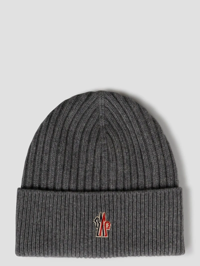 Moncler Logo Beanie In Grey