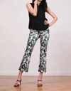 AVENUE MONTAIGNE LULU CROP SLIM STRAIGHT WITH POCKET DRESS PANT IN BLUE MULTI