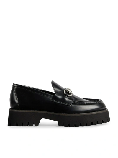 Gucci Interlocking G Chain Leather Loafers In Black