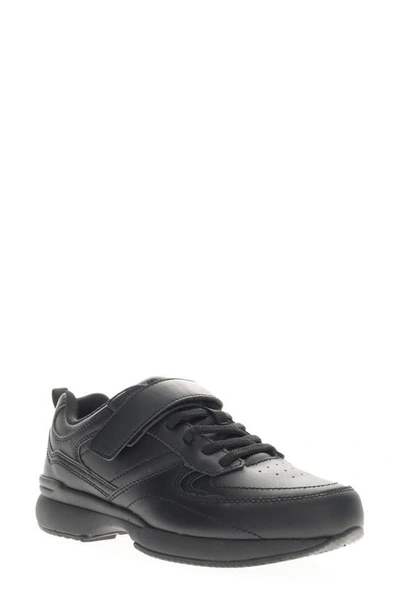 Propét Propet Lifewalker Flex Sneaker In Black