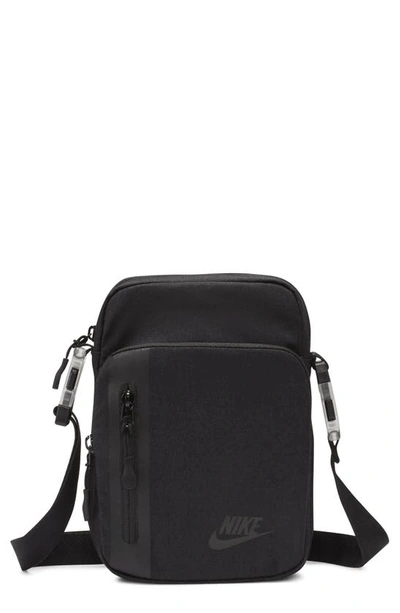 Nike Unisex Sabrina Elemental Premium Crossbody Bag (4l) In Black