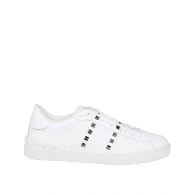 Valentino Garavani Rockstud Untitled Leather Sneakers In Bianco/bianco