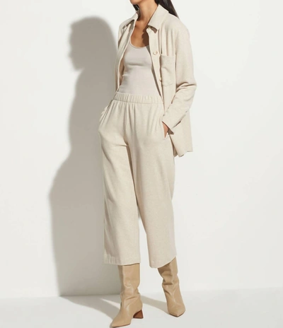 Vince Cropped Sweatpants In White Sand