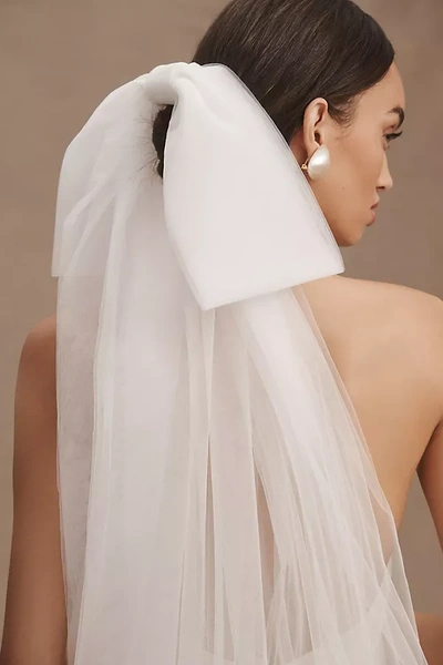 Twigs & Honey Oversized Bow Veil In White