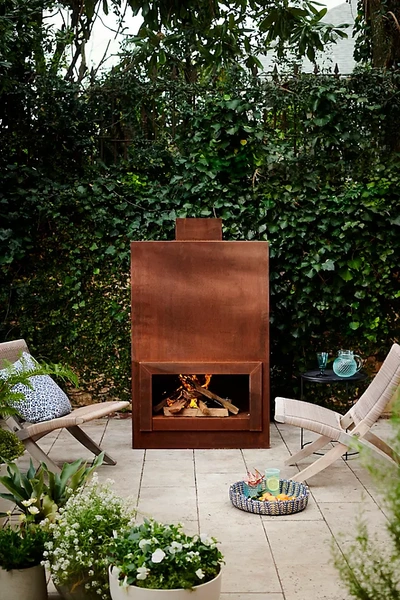 Terrain Weathering Steel Planed Outdoor Fireplace